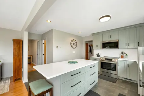8 Ledgeview Way Plymouth NH 03264