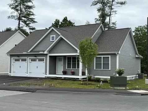 17 Wilderness Drive Nashua NH 03062