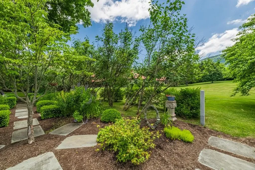 2236 River Road Manchester VT 05255