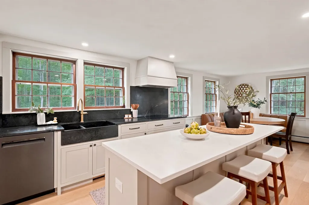 125 Lee Road Moultonborough NH 03254