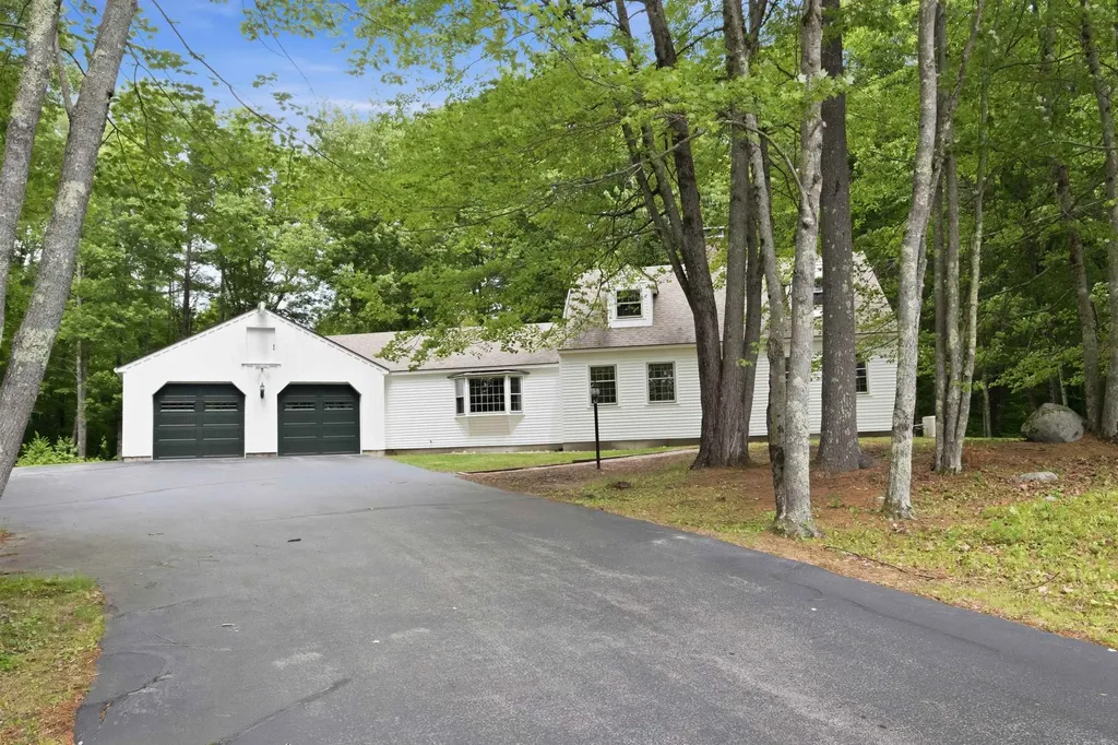 125 Lee Road Moultonborough NH 03254