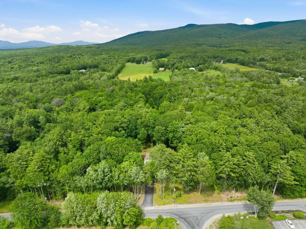 125 Lee Road Moultonborough NH 03254