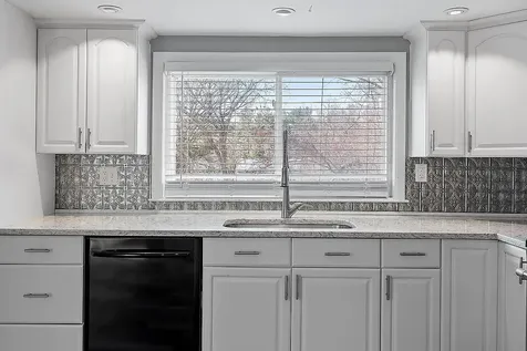 81 N Lowell Road Windham NH 03087