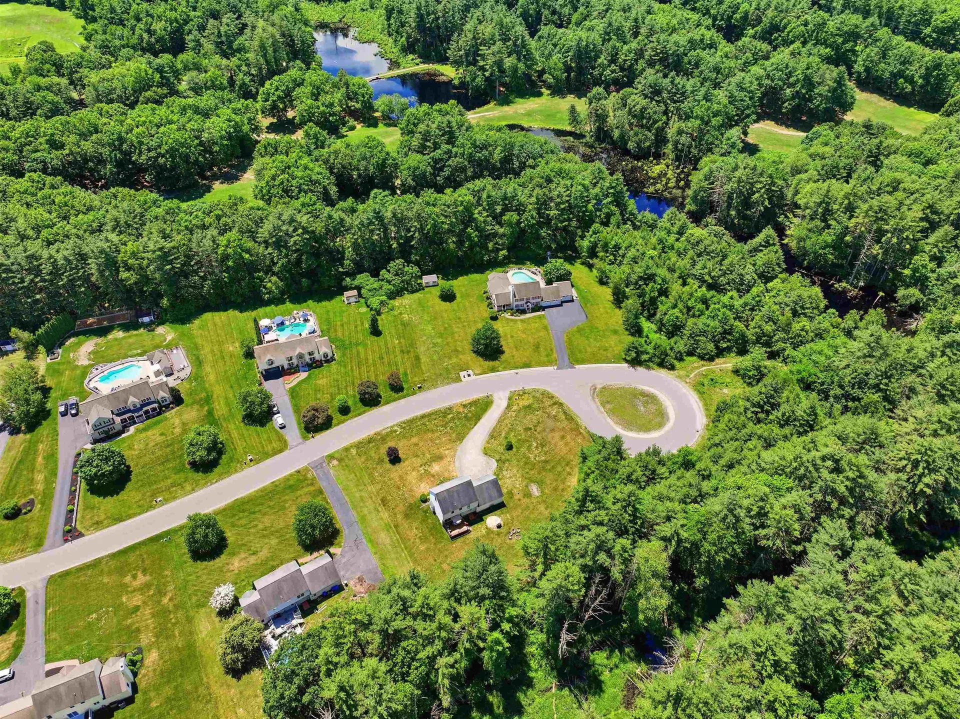 14 Faucher Road Londonderry NH 03053
