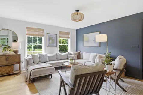 14 Faucher Road Londonderry NH 03053