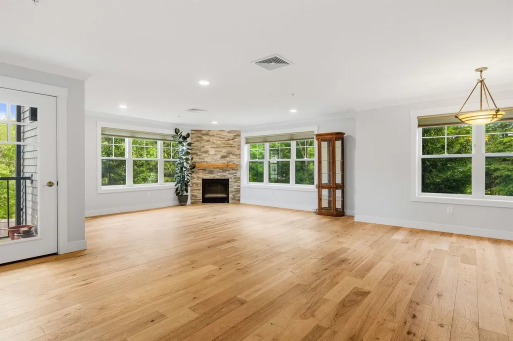 2075 Lafayette Road Portsmouth NH 03801