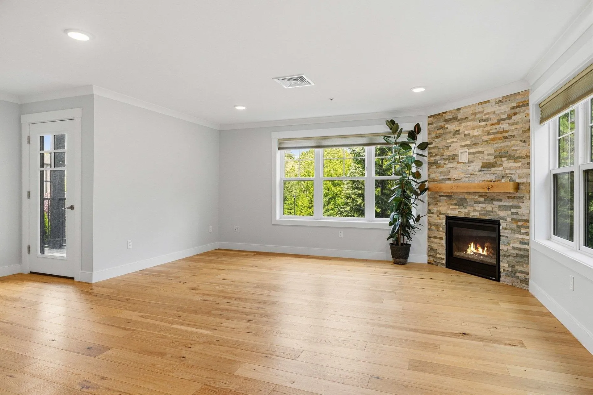 2075 Lafayette Road Portsmouth NH 03801