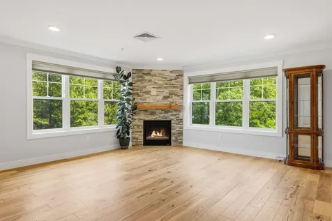 2075 Lafayette Road Portsmouth NH 03801