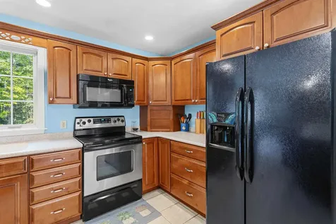 17 Stanley Pond Drive Rochester NH 03839