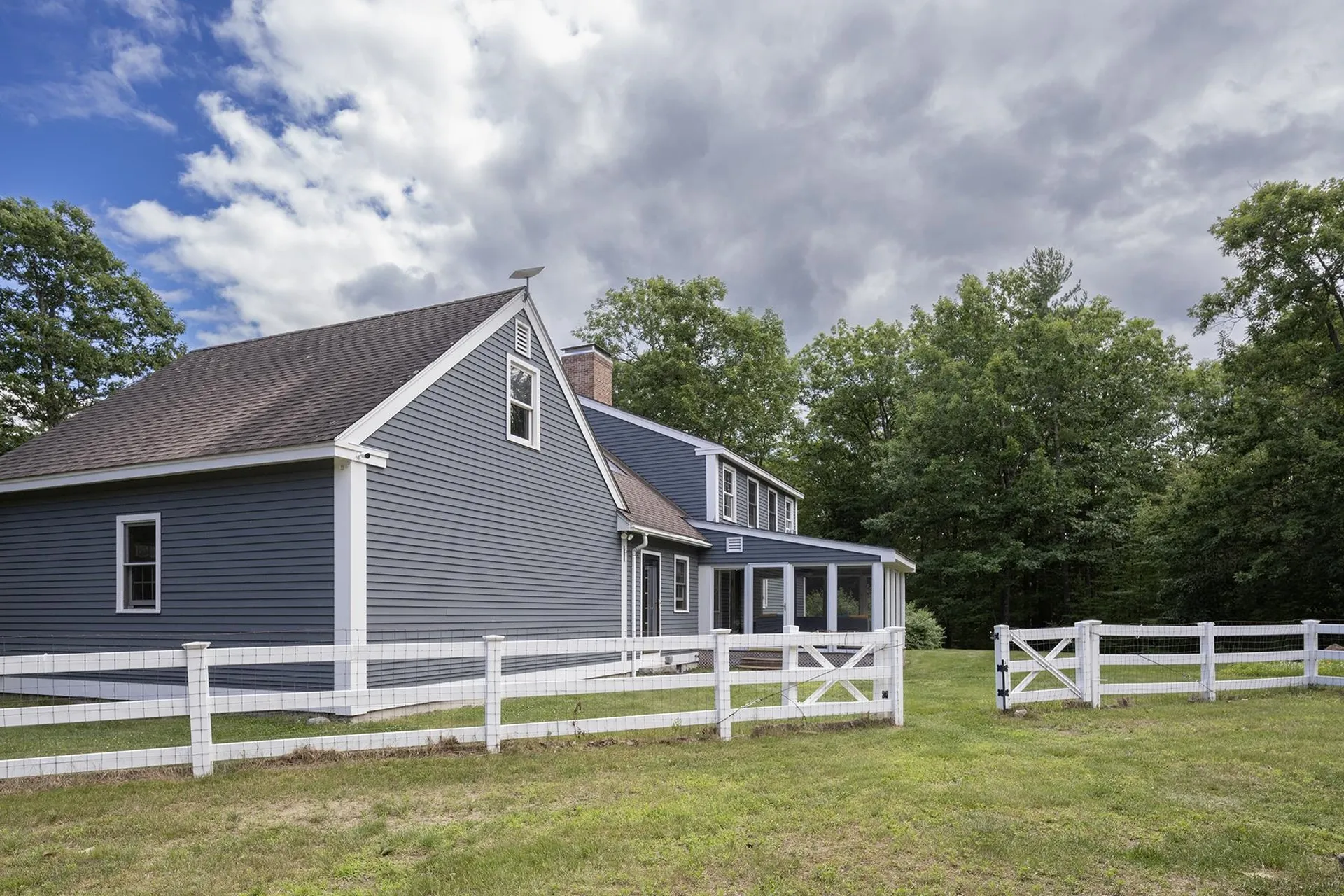 28 Mathews Road Henniker NH 03242