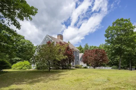 28 Mathews Road Henniker NH 03242