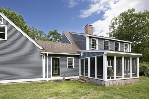 28 Mathews Road Henniker NH 03242