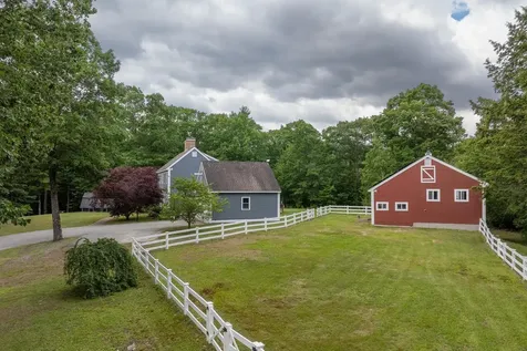 28 Mathews Road Henniker NH 03242