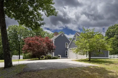 28 Mathews Road Henniker NH 03242