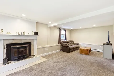 5 Berkley Street Merrimack NH 03054