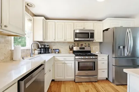 5 Berkley Street Merrimack NH 03054