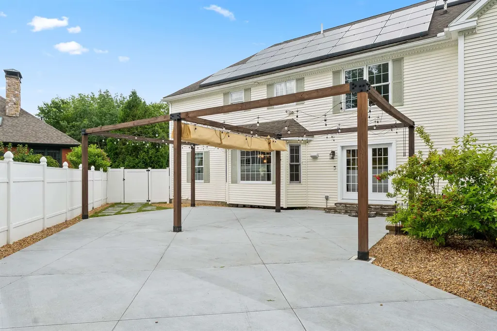 271 Merritt Nyberg Lane Manchester NH 03104