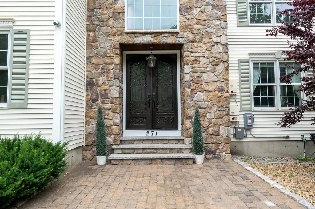 271 Merritt Nyberg Lane Manchester NH 03104