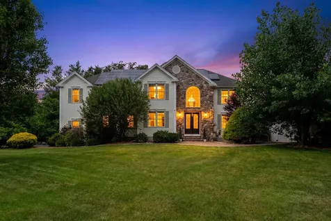 271 Merritt Nyberg Lane Manchester NH 03104