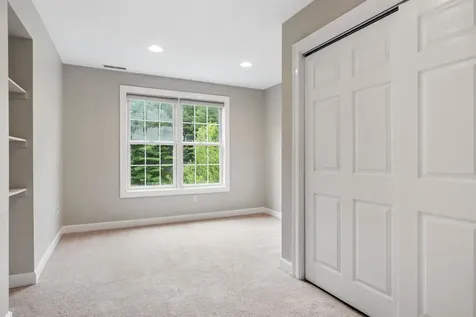 271 Merritt Nyberg Lane Manchester NH 03104