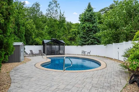 271 Merritt Nyberg Lane Manchester NH 03104