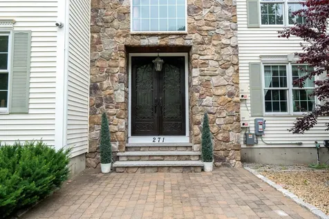 271 Merritt Nyberg Lane Manchester NH 03104
