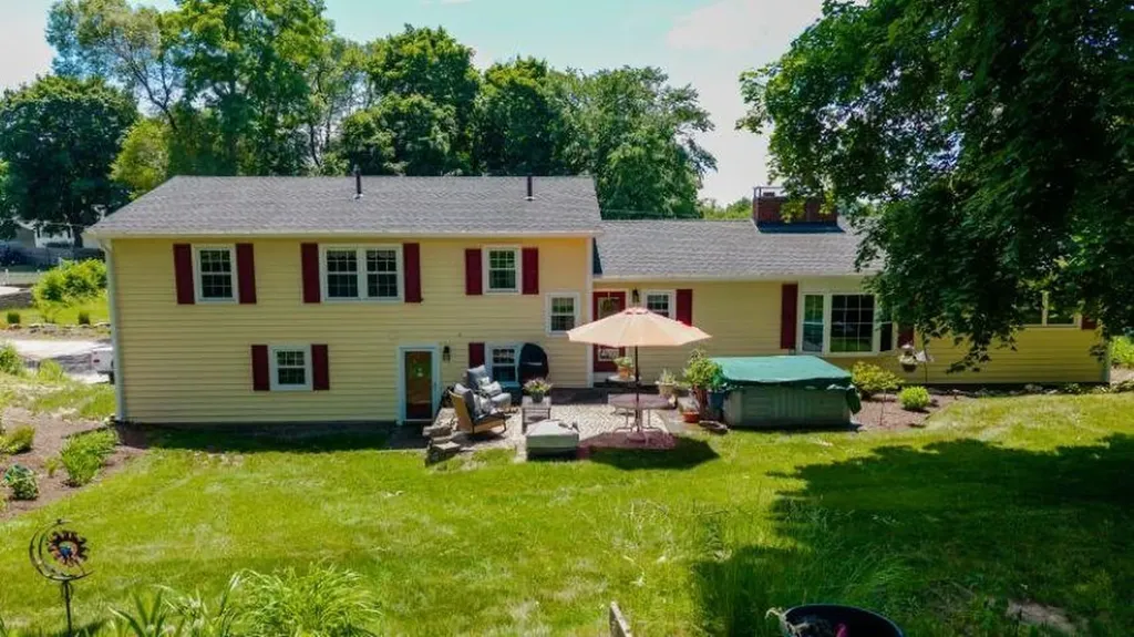 494 Laurel Street Manchester NH 03103