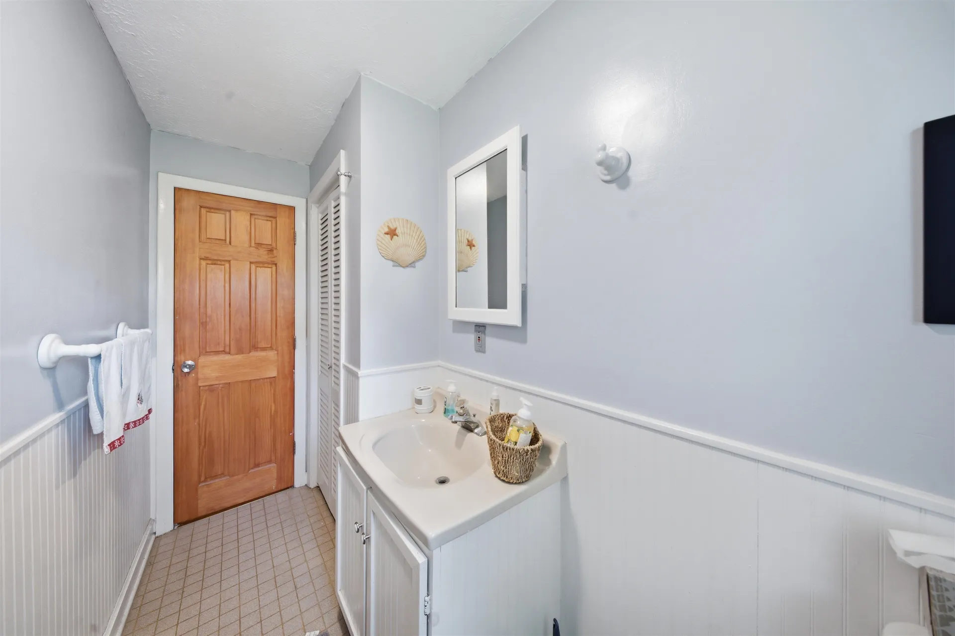 494 Laurel Street Manchester NH 03103