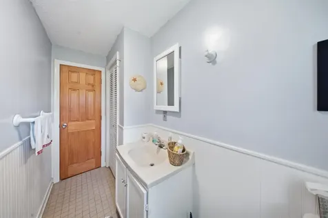 494 Laurel Street Manchester NH 03103