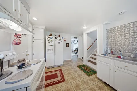 494 Laurel Street Manchester NH 03103