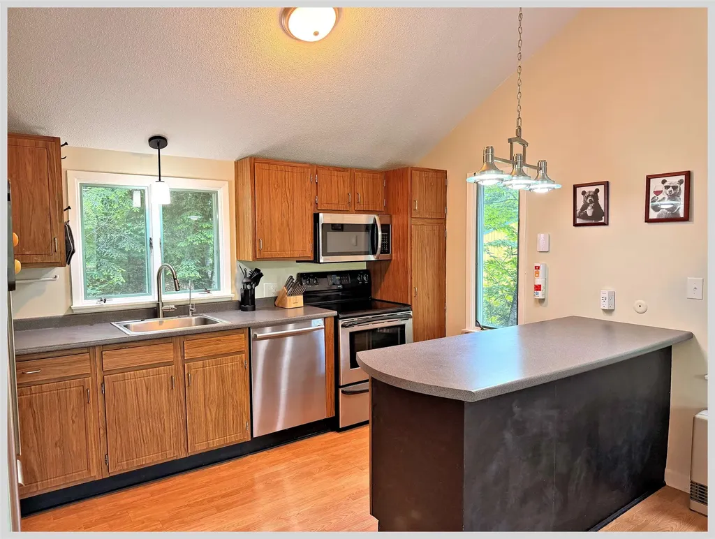 5 Durgin Circle Campton NH 03223
