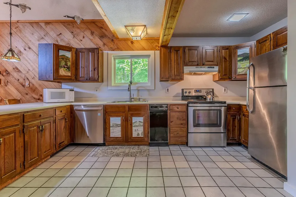 202 Twin Brook Circle Londonderry VT 05155