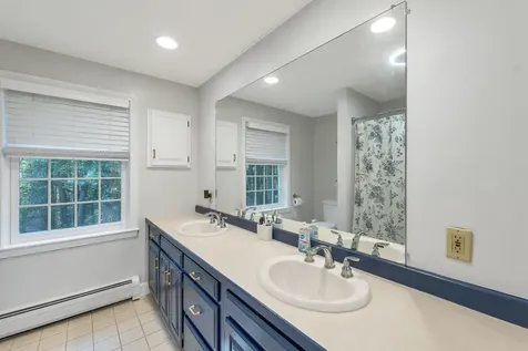 9 Meadowview Drive Plaistow NH 03865