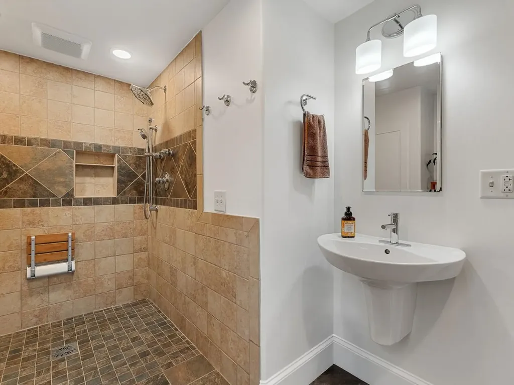 1233 Satterly Road Ferrisburgh VT 05456