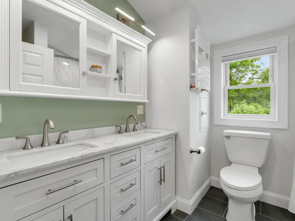 1233 Satterly Road Ferrisburgh VT 05456