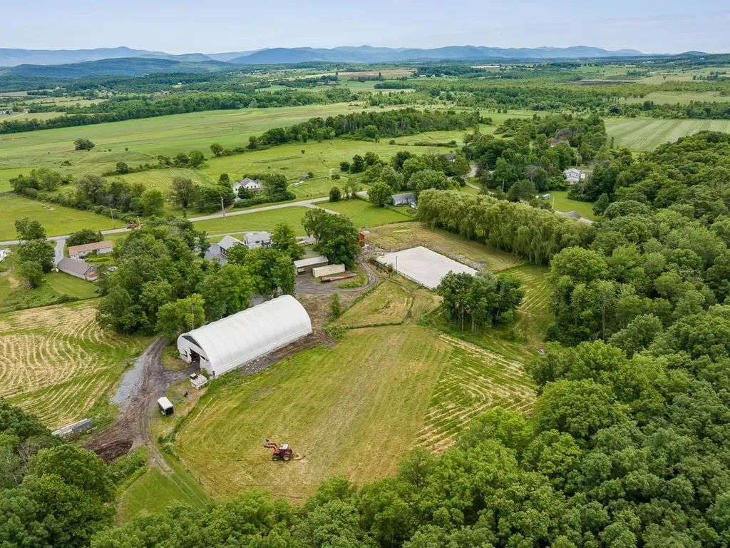 1233 Satterly Road Ferrisburgh VT 05456