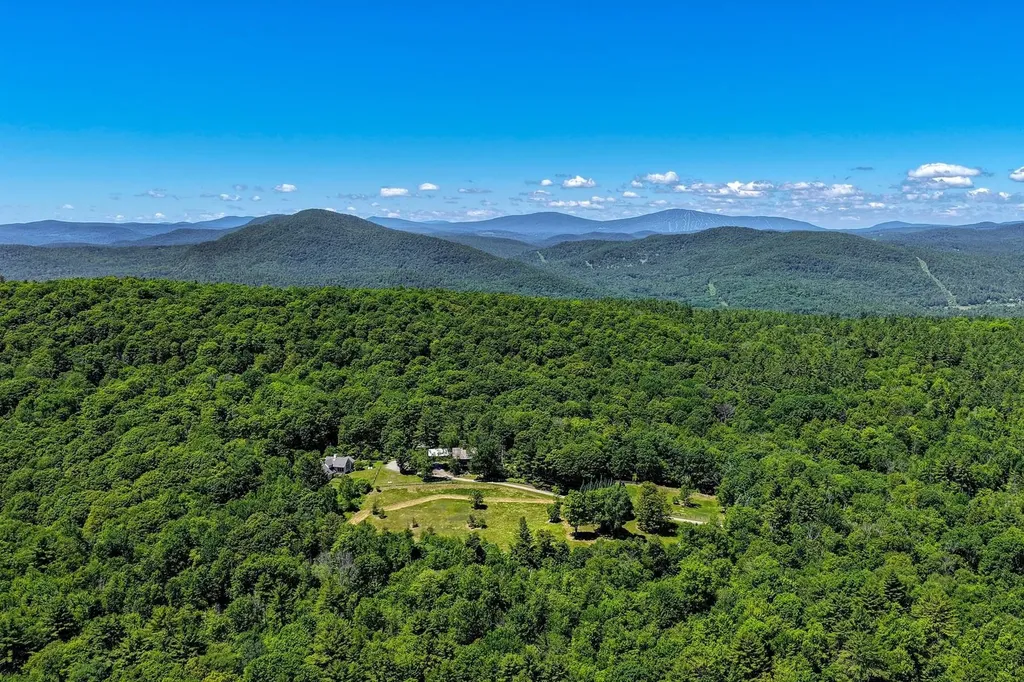 328 Gravelin Road Weathersfield VT 05151