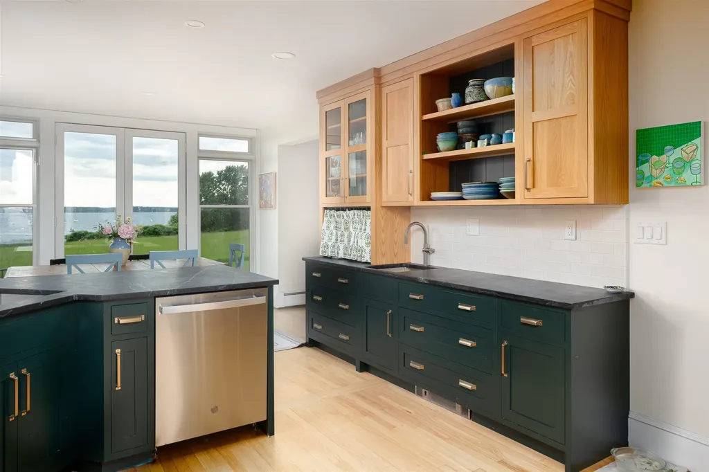 1163 Thompsons Point Road Charlotte VT 05445
