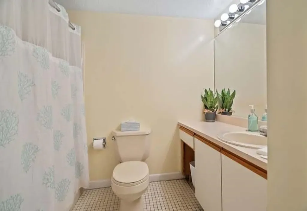 500 Candlewood Park Nashua NH 03063