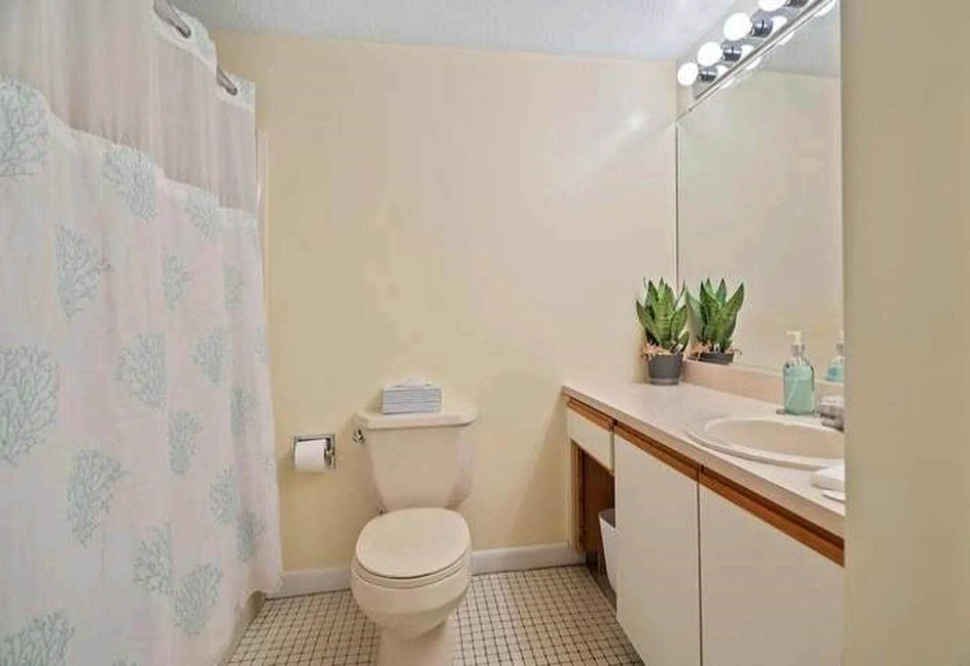 500 Candlewood Park Nashua NH 03063