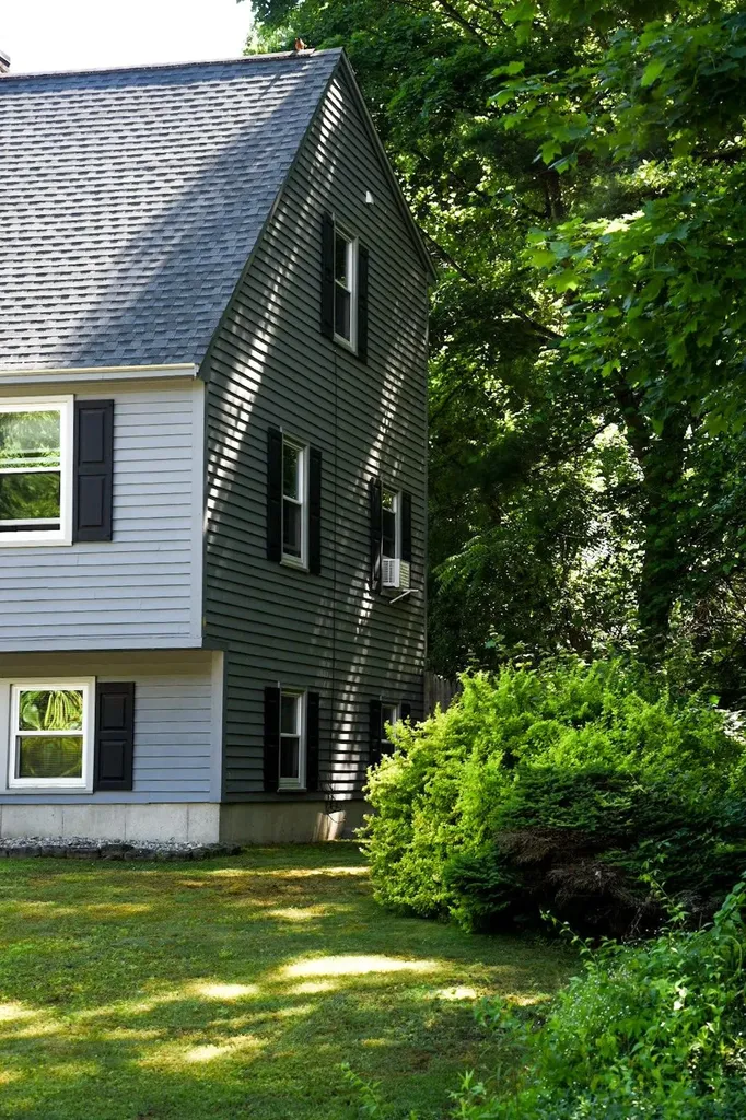 22 Edgewood Street Milford NH 03055