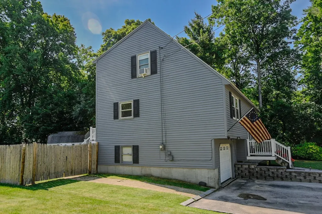 22 Edgewood Street Milford NH 03055