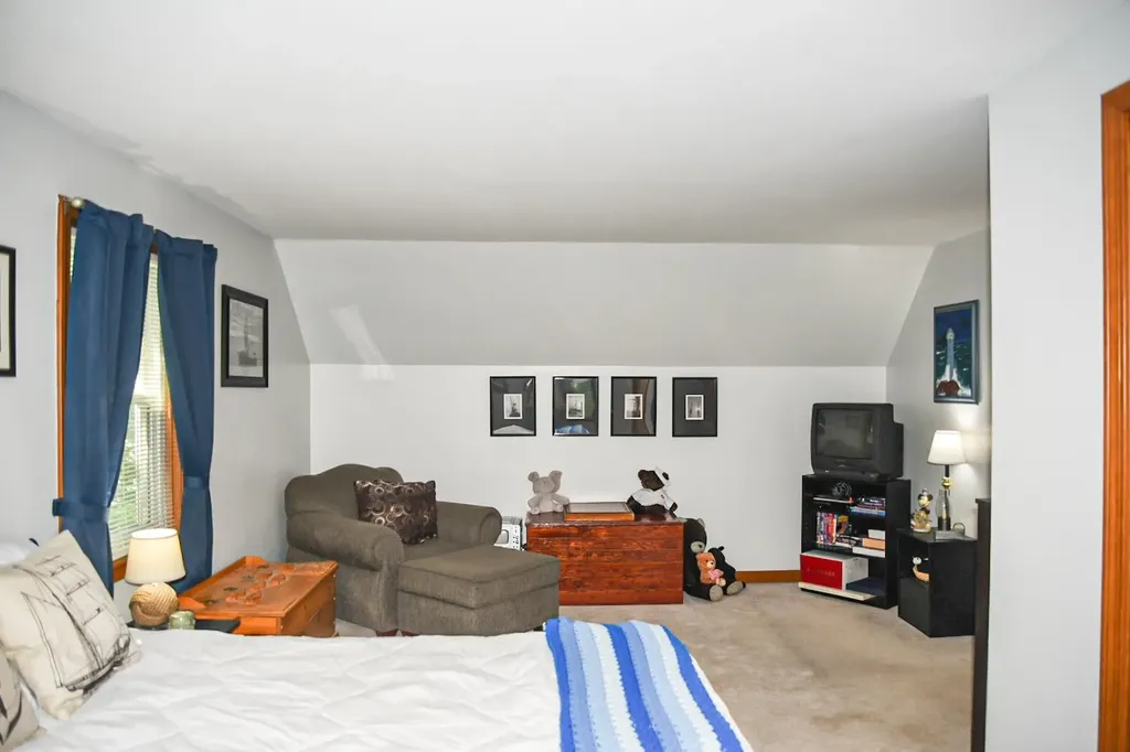 22 Edgewood Street Milford NH 03055