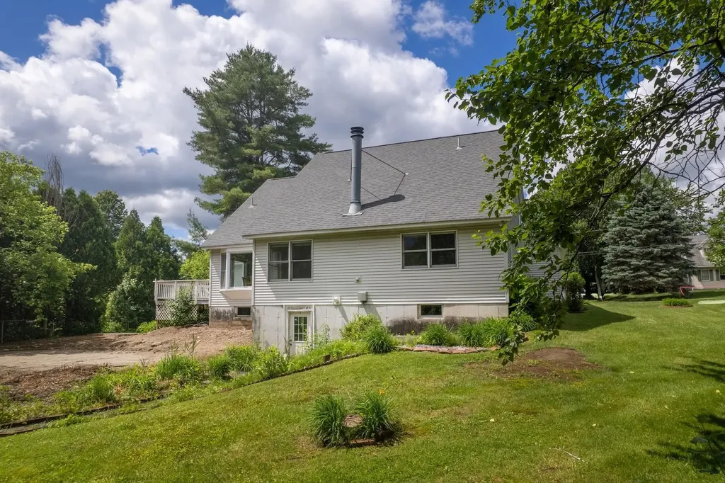 6 Moon Brook Drive Rutland City VT 05701