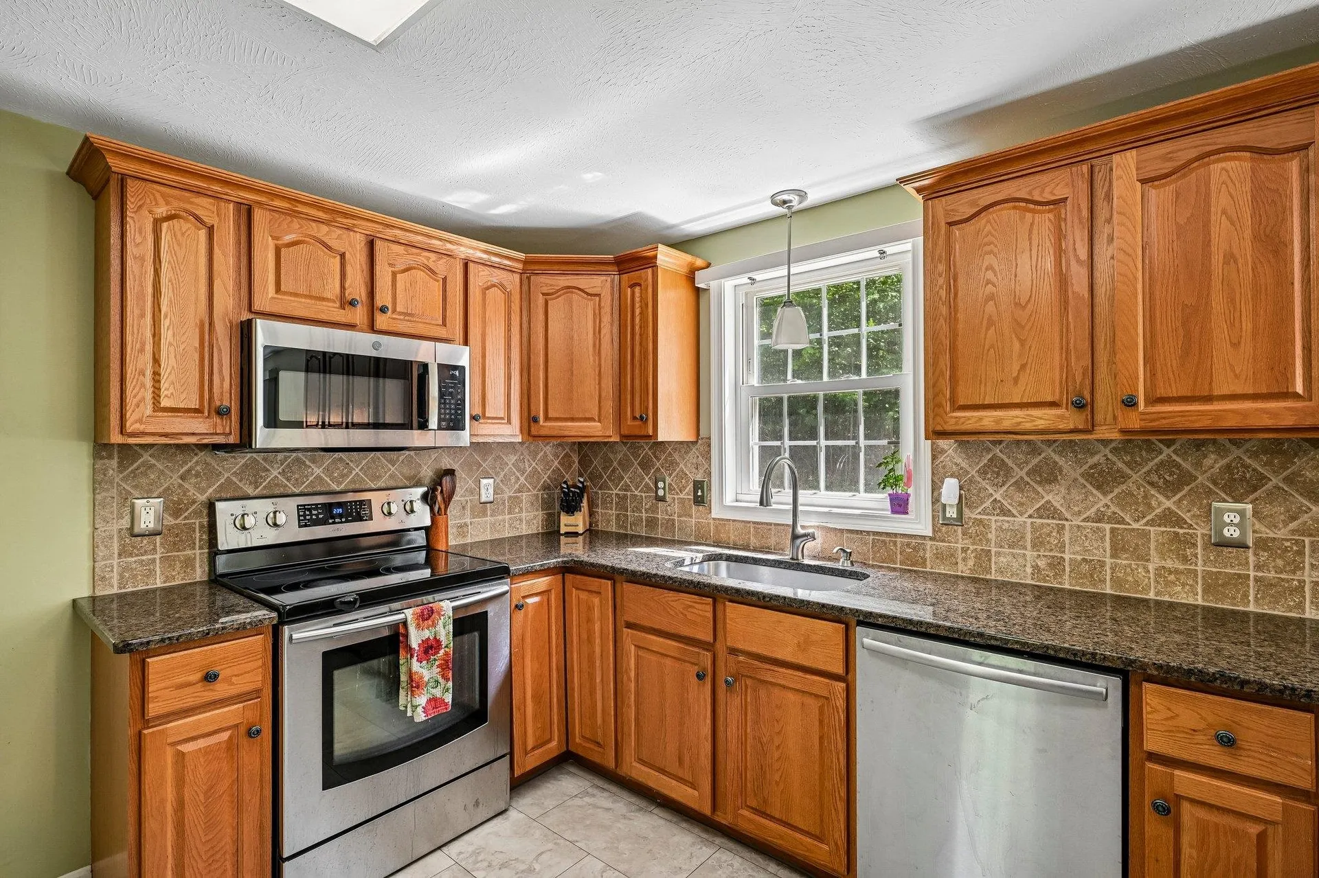 8 Hazelwood Drive Salem NH 03079