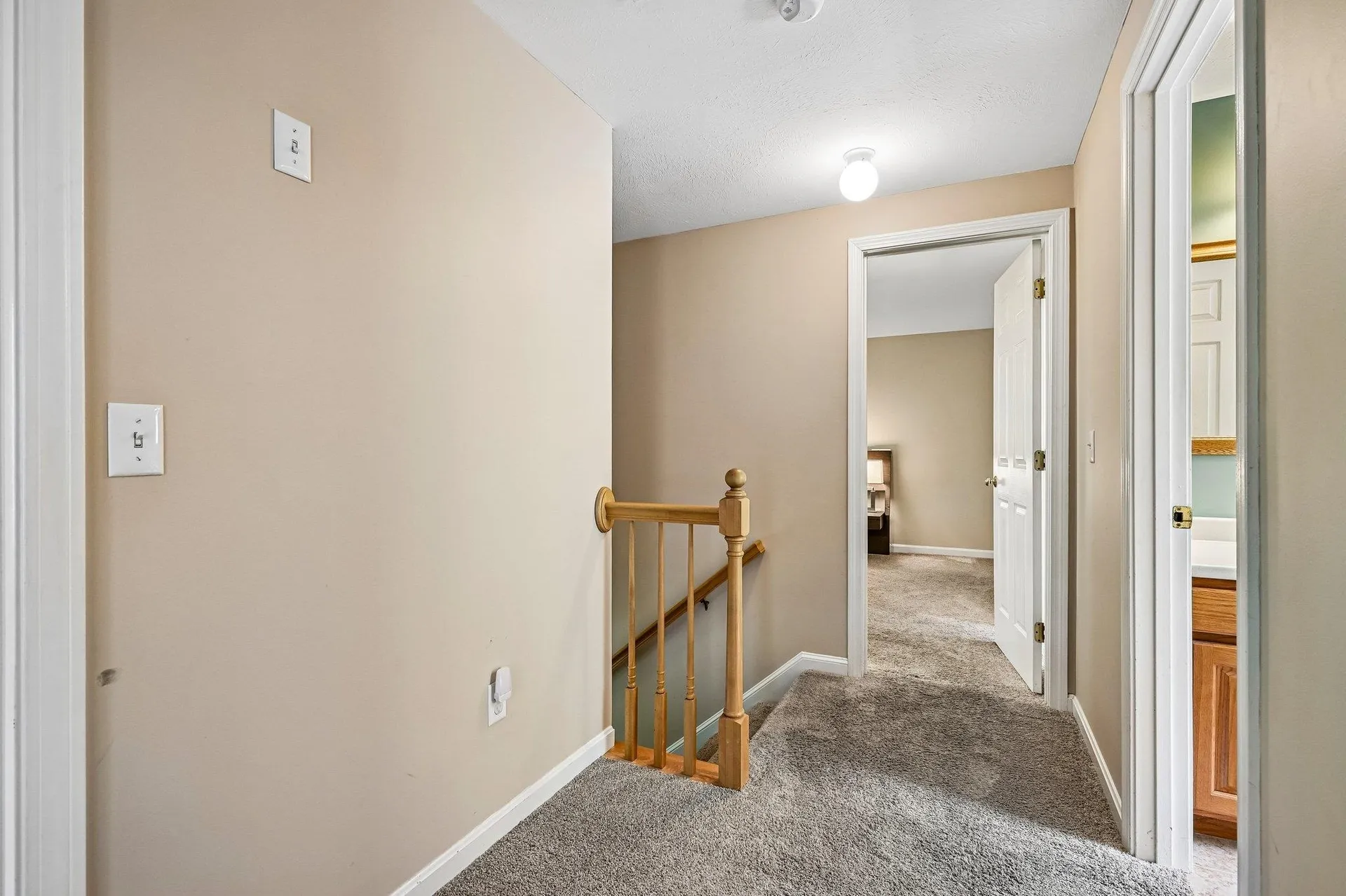 8 Hazelwood Drive Salem NH 03079