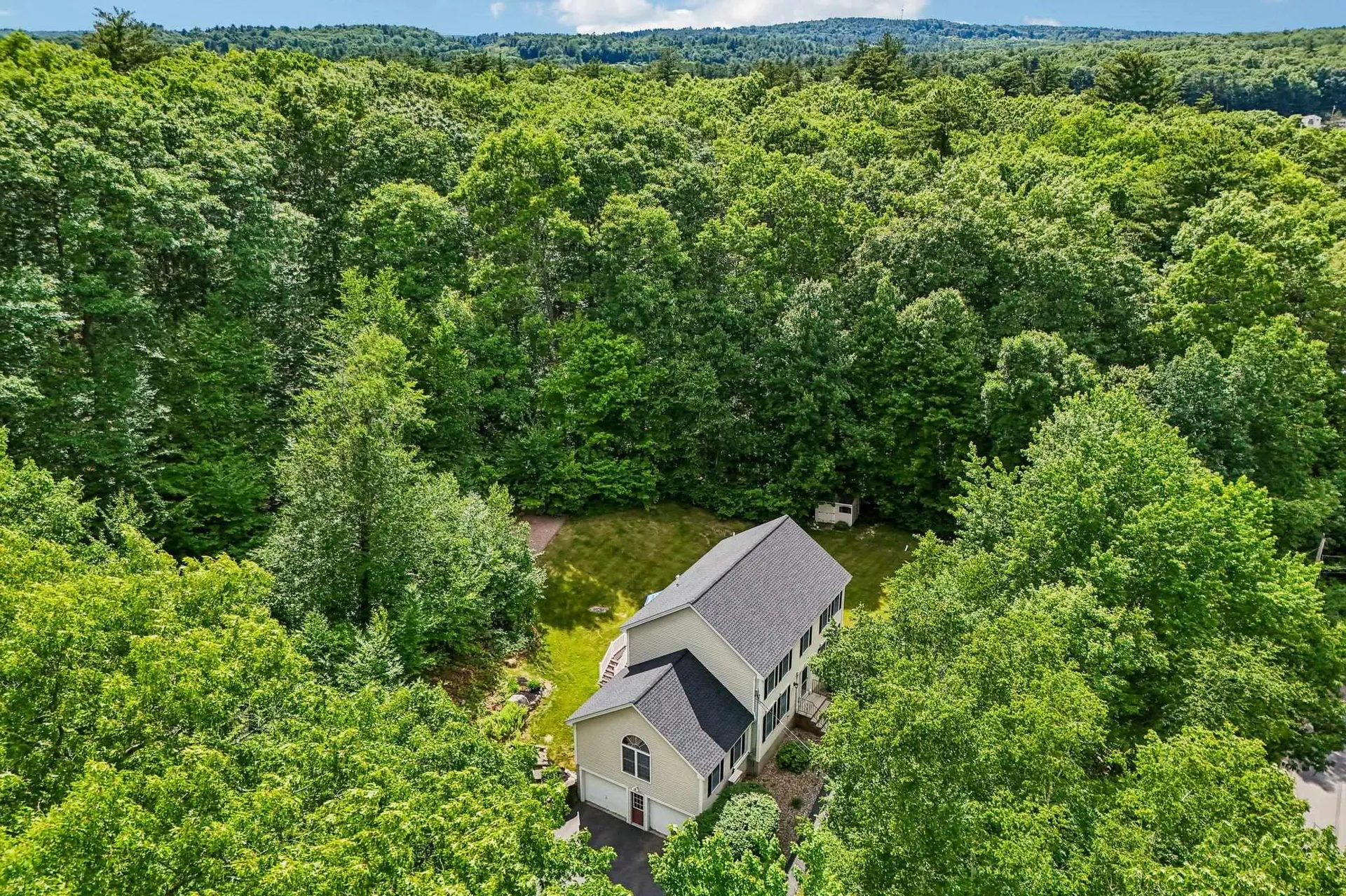 8 Hazelwood Drive Salem NH 03079