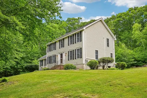 8 Hazelwood Drive Salem NH 03079