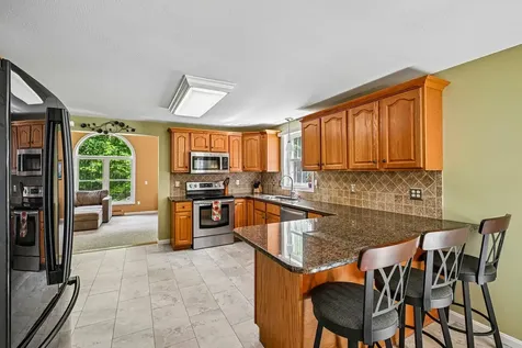 8 Hazelwood Drive Salem NH 03079