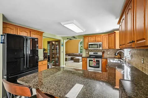 8 Hazelwood Drive Salem NH 03079